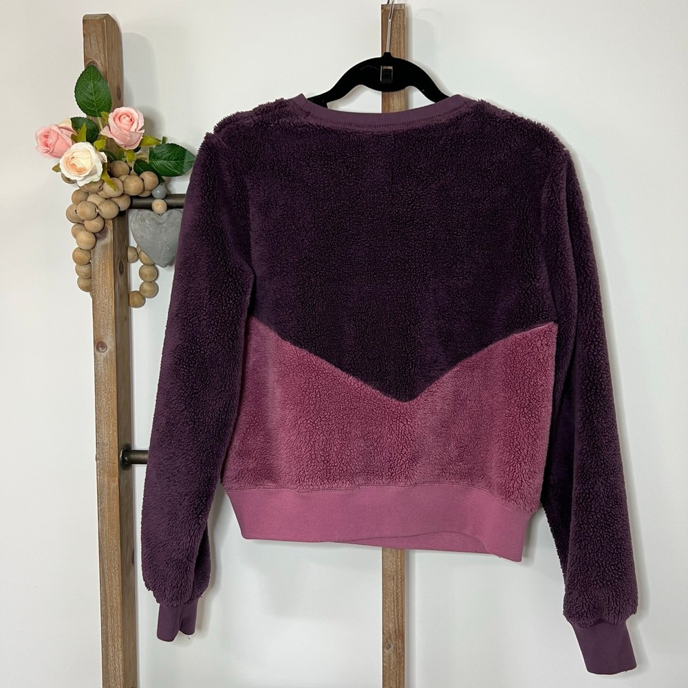 Abercrombie and Fitch Sherpa Fleece Long Sleeve Purple Sweatshirt Size‎ Small - Picture 4 of 7